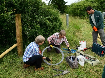 Installing fencing