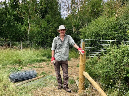 Volunteer fencing at Finemere Wood
